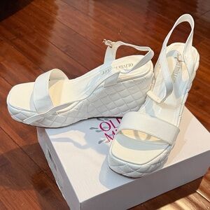 NWOT White Quilted Wedge Sandals